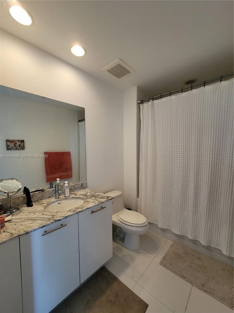 950 Brickell Bay Dr, Unit 4108, Miami, FL 33131 Photo