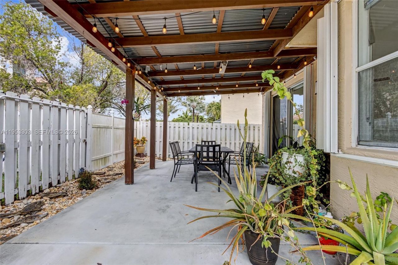 2436 SW 162nd Ter, Miramar, FL 33027 Photo