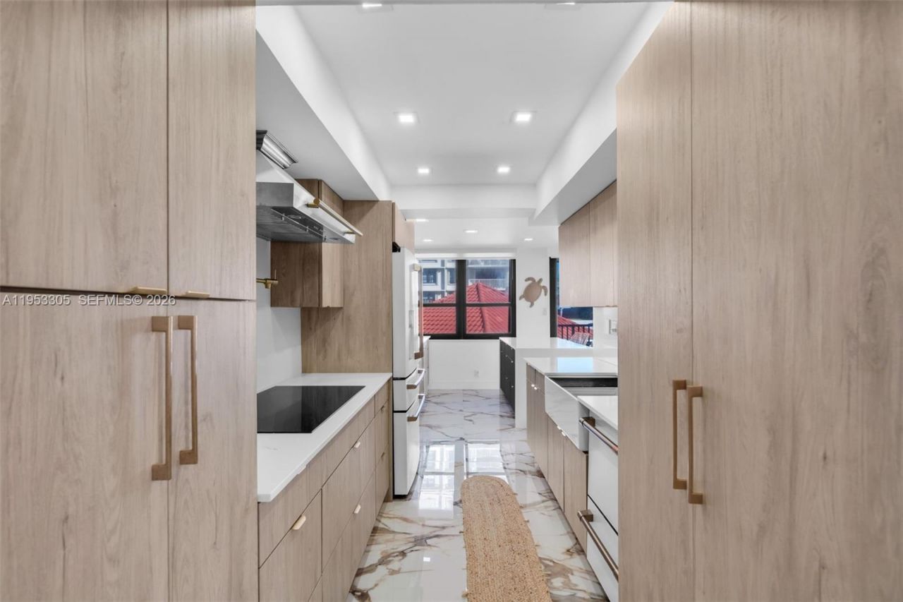 5480 N Ocean Dr , Unit B1B, Singer Island, FL 33404 Photo