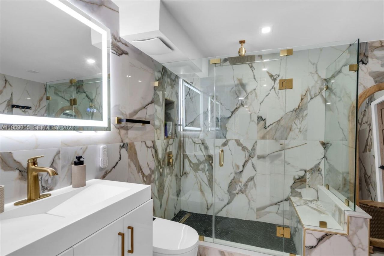 5480 N Ocean Dr , Unit B1B, Singer Island, FL 33404 Photo