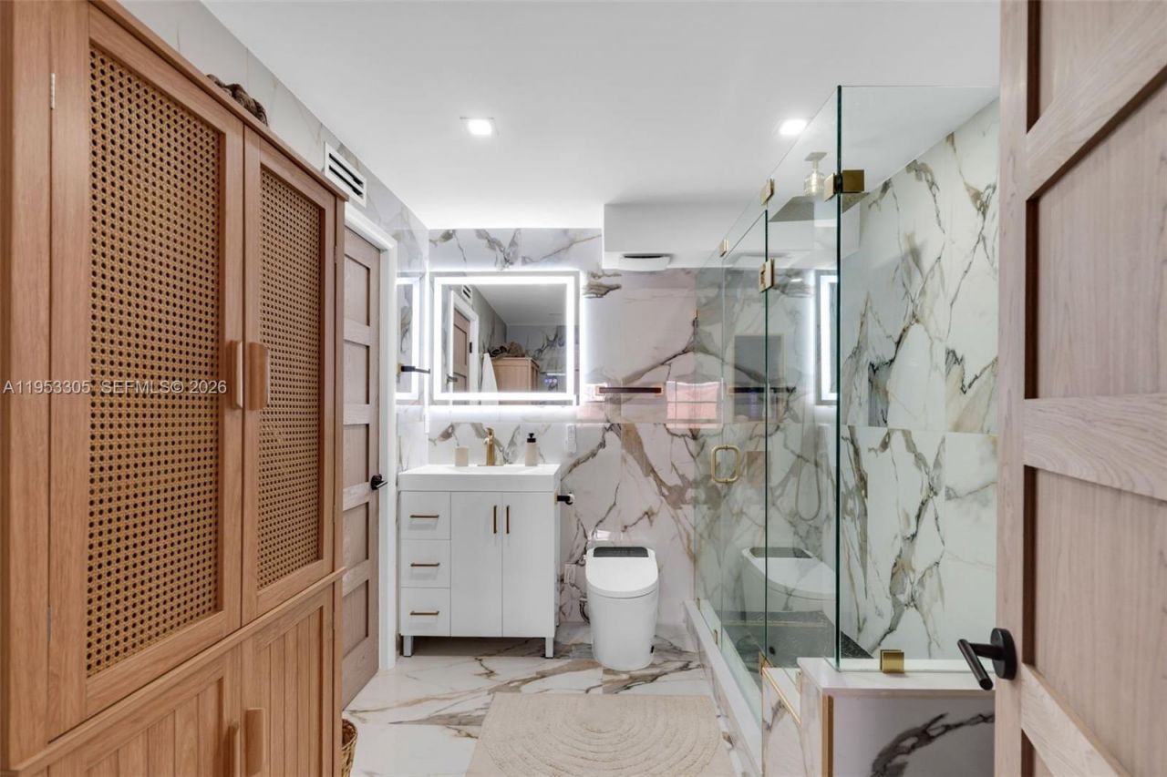 5480 N Ocean Dr , Unit B1B, Singer Island, FL 33404 Photo