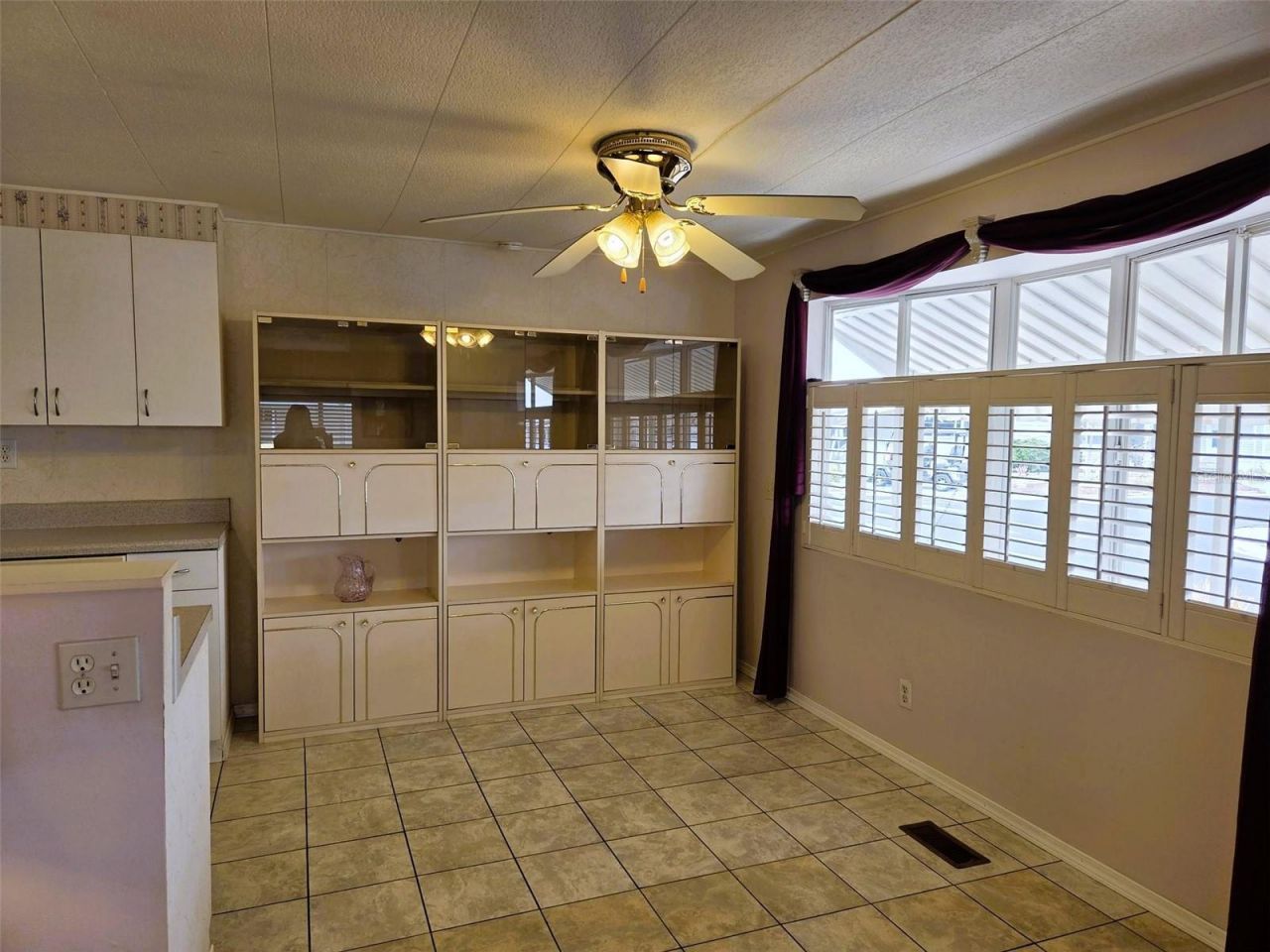 302 Oakwood Boulevard W, Sarasota, FL 34237 Photo