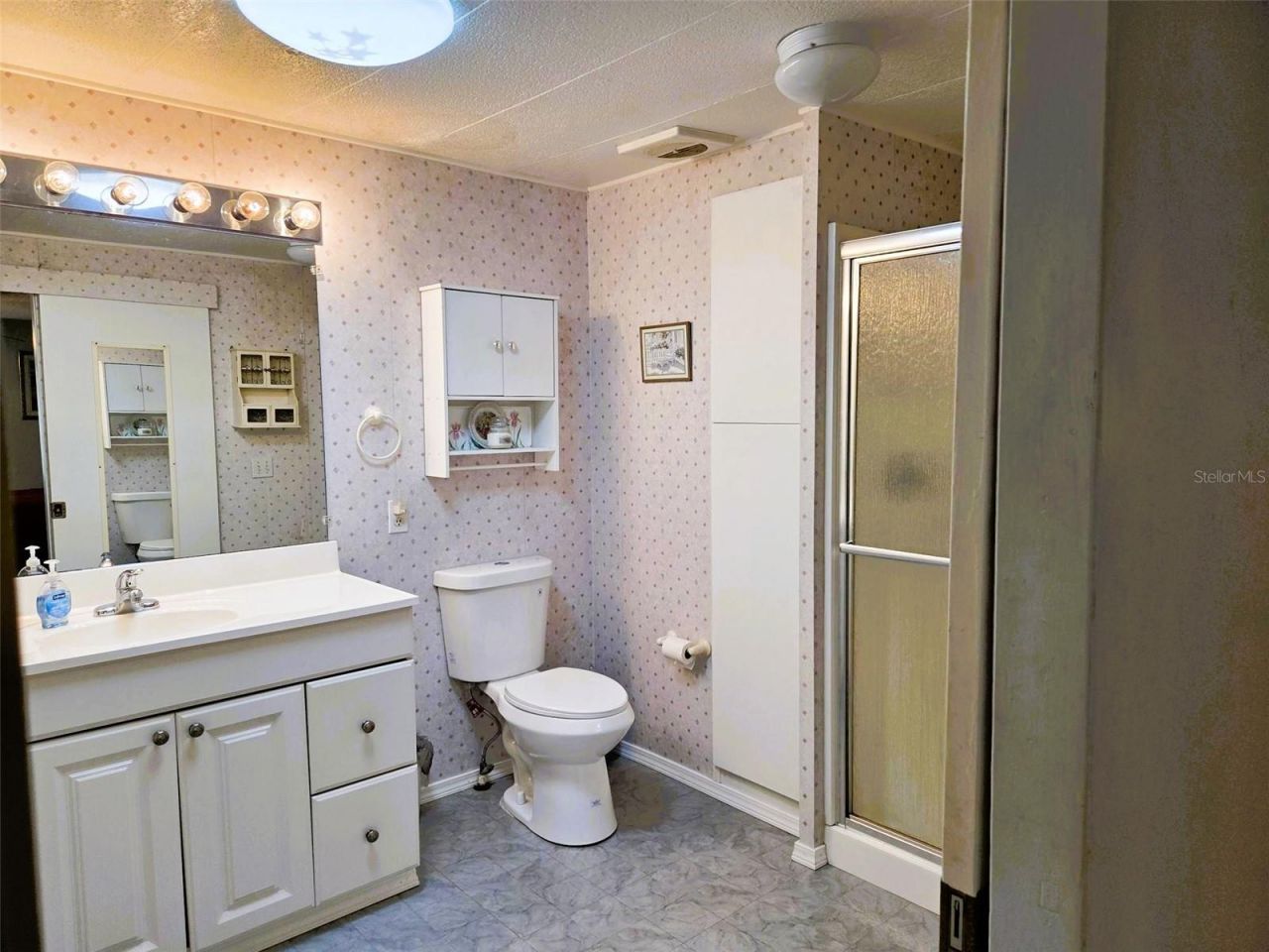 302 Oakwood Boulevard W, Sarasota, FL 34237 Photo