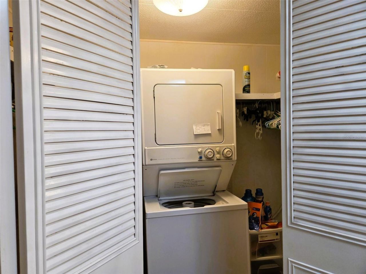 302 Oakwood Boulevard W, Sarasota, FL 34237 Photo