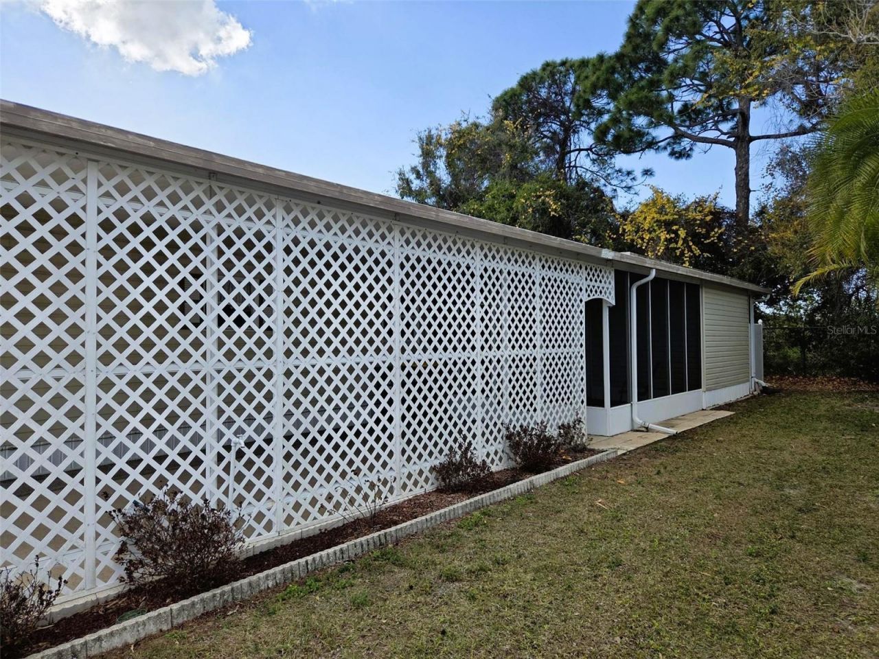 302 Oakwood Boulevard W, Sarasota, FL 34237 Photo