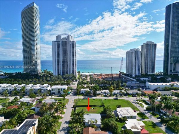 212 189th St , Sunny Isles Beach, FL 33160