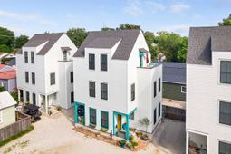 3 1/2 Maranda Holmes photo 4