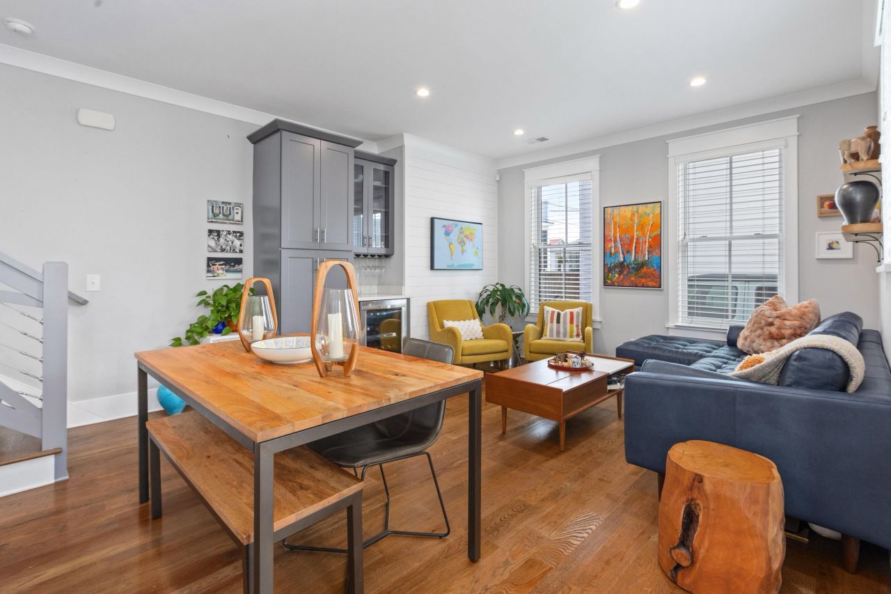 3 1/2 Maranda Holmes Photo 7