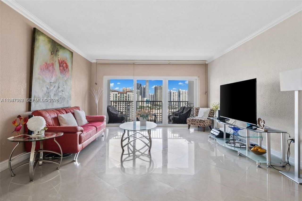 300 Bayview Dr , Unit 1707, Sunny Isles Beach, FL 33160 Photo