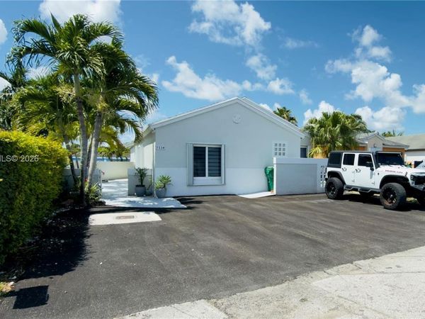 7220 SW 149th Ct, Miami, FL 33193