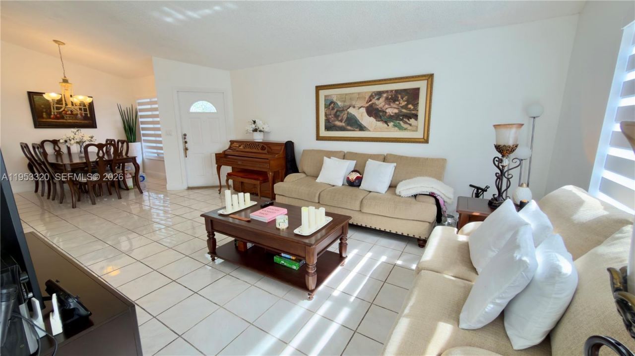 7220 SW 149th Ct, Miami, FL 33193 Photo