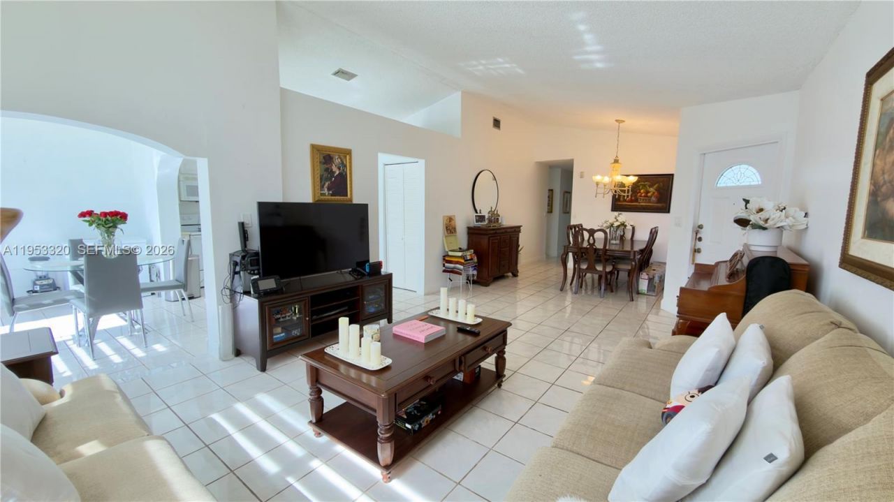 7220 SW 149th Ct, Miami, FL 33193 Photo
