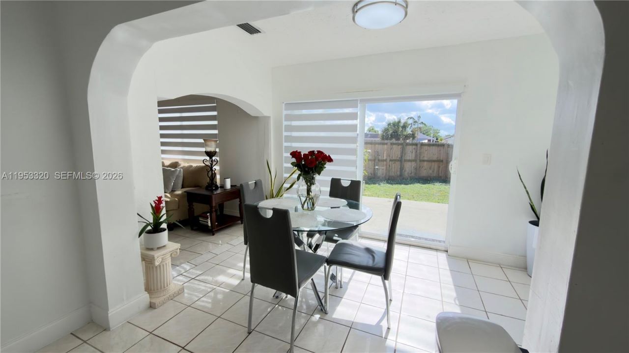 7220 SW 149th Ct, Miami, FL 33193 Photo