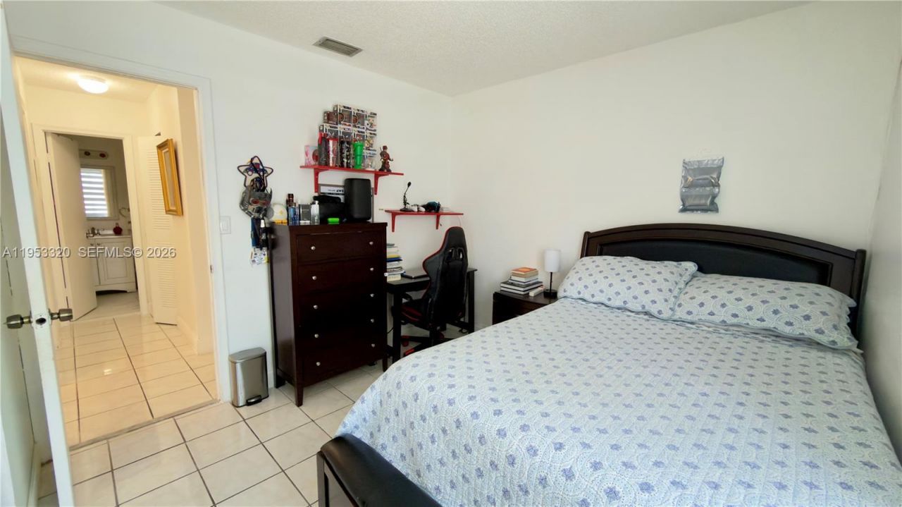 7220 SW 149th Ct, Miami, FL 33193 Photo