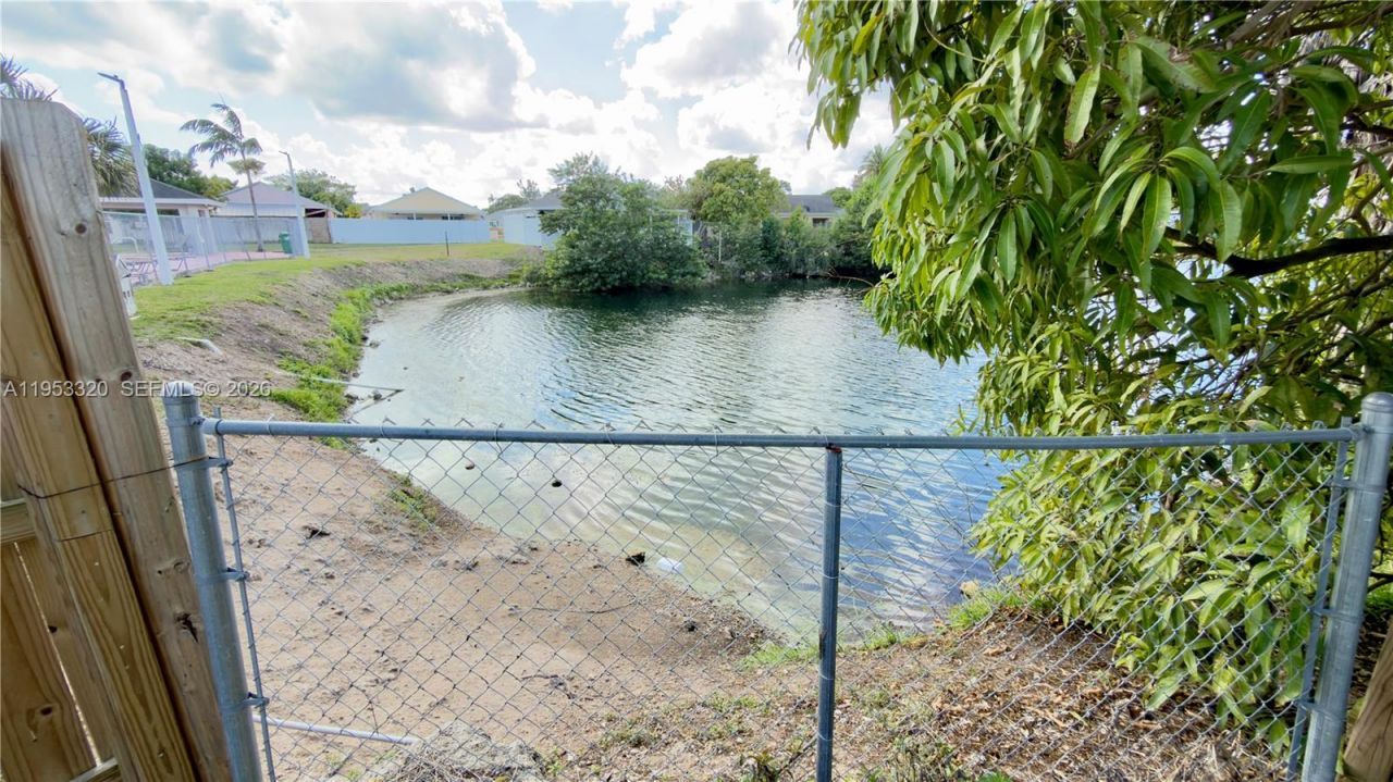 7220 SW 149th Ct, Miami, FL 33193 Photo