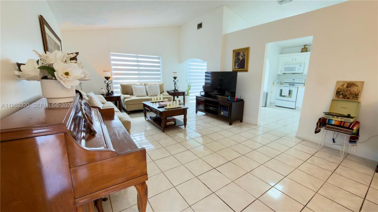 7220 SW 149th Ct, Miami, FL 33193 Photo