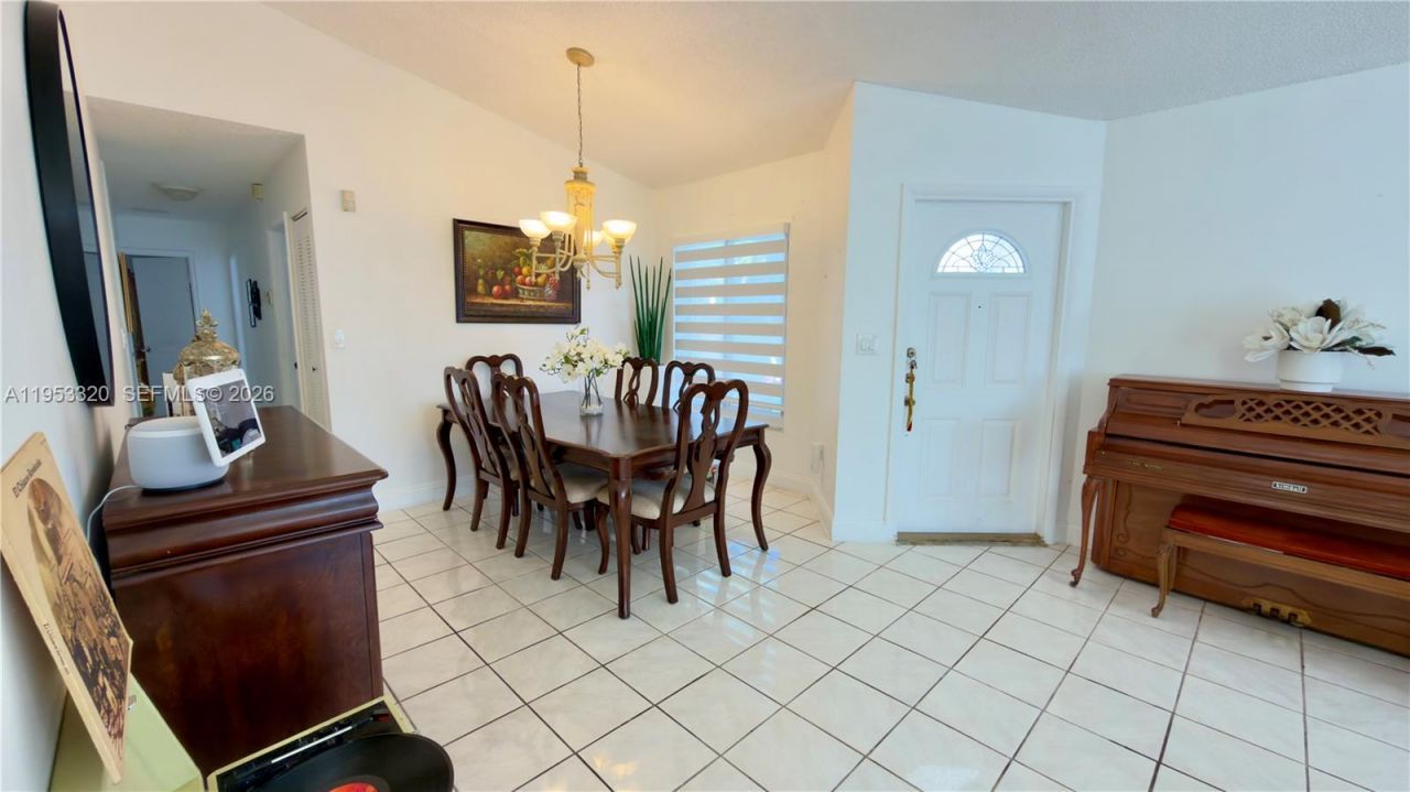 7220 SW 149th Ct, Miami, FL 33193 Photo