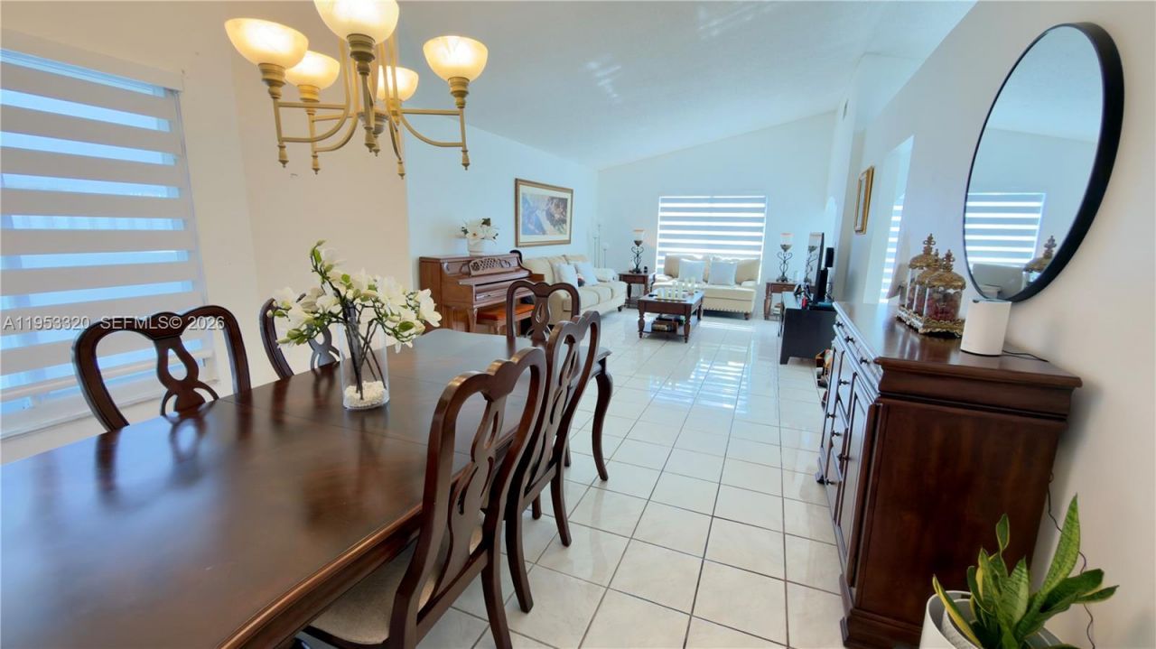 7220 SW 149th Ct, Miami, FL 33193 Photo