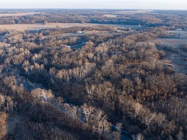 498 Panama Ave , Sorento, IL 62086