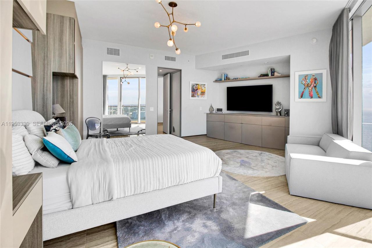18975 Collins Ave , Unit 4404, Sunny Isles Beach, FL 33160 Photo