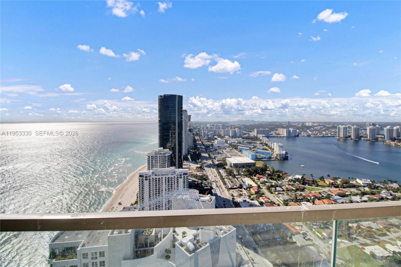 18975 Collins Ave , Unit 4404, Sunny Isles Beach, FL 33160 Photo