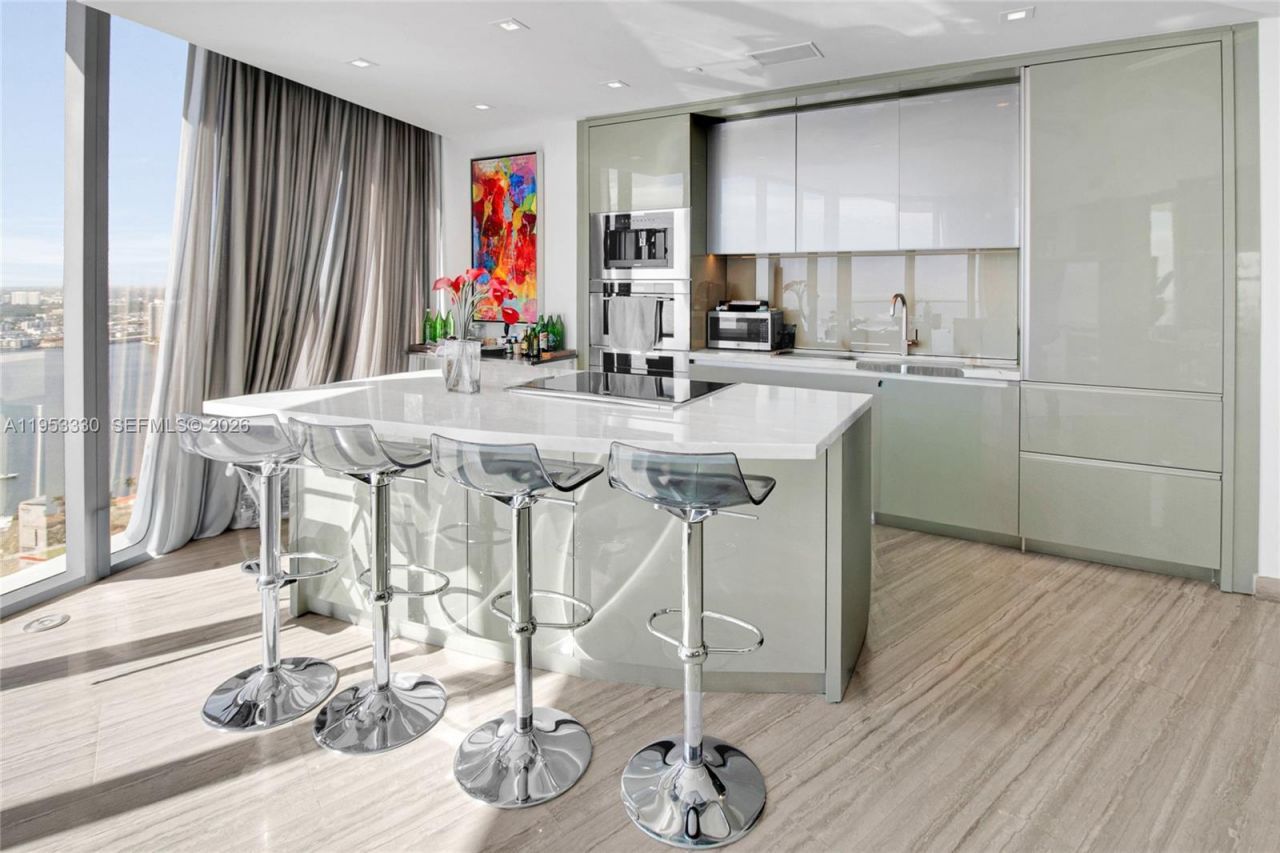 18975 Collins Ave , Unit 4404, Sunny Isles Beach, FL 33160 Photo