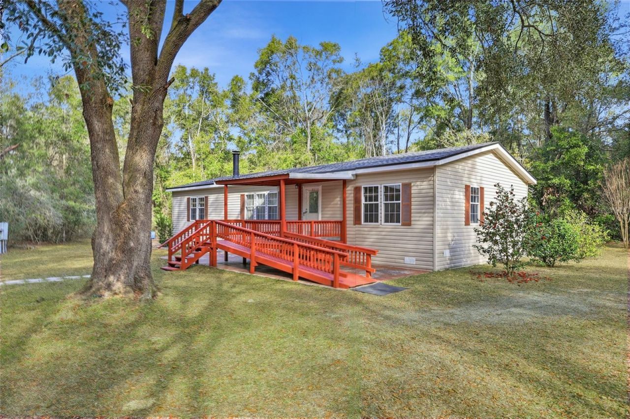 269 SW Backwoods Glen, Fort White, FL 32038 Main Photo