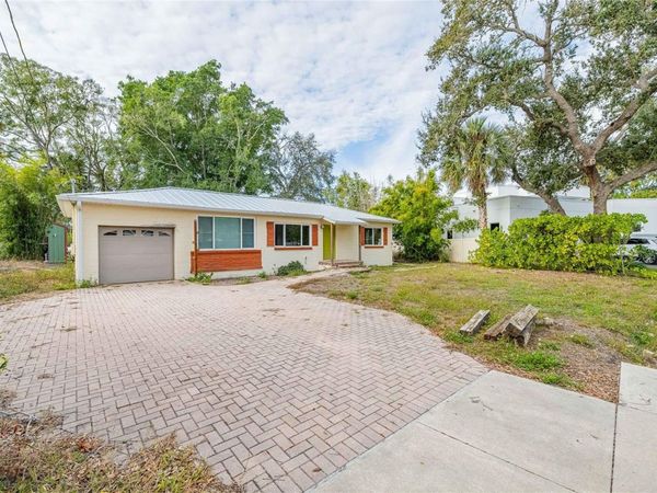 6213 SANDERS DRIVE, TAMPA, FL 33611