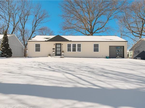 5520 Granada Lane, Roeland Park, KS 66205