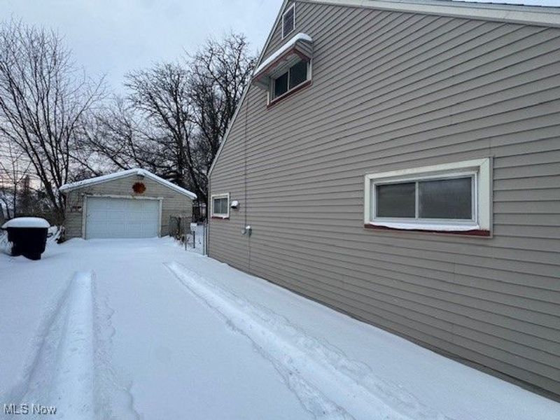 1525 Denison Avenue NW, Warren, OH 44485 Photo 2