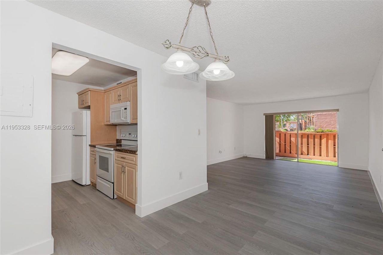 7121 Miami Lakes Dr, Unit Q3, Miami Lakes, FL 33014 Photo