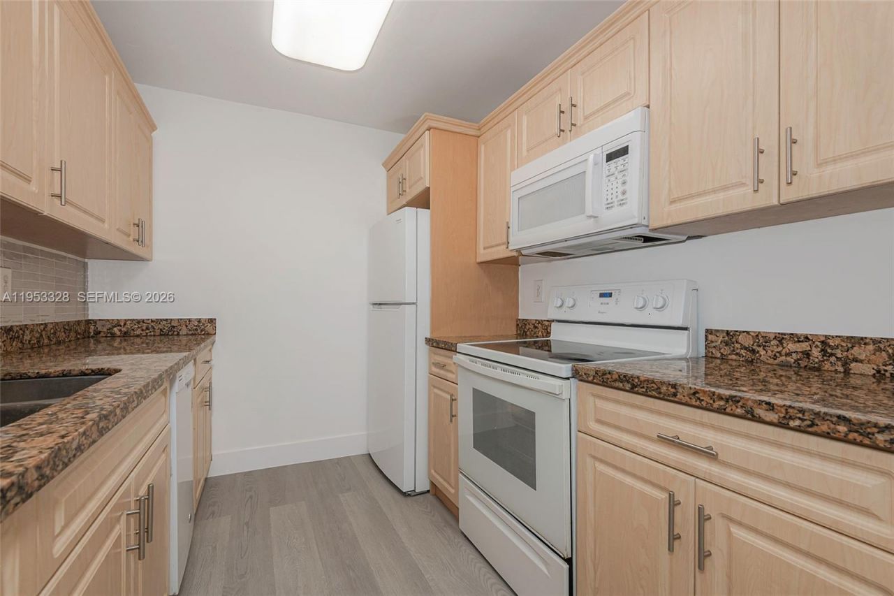 7121 Miami Lakes Dr, Unit Q3, Miami Lakes, FL 33014 Photo