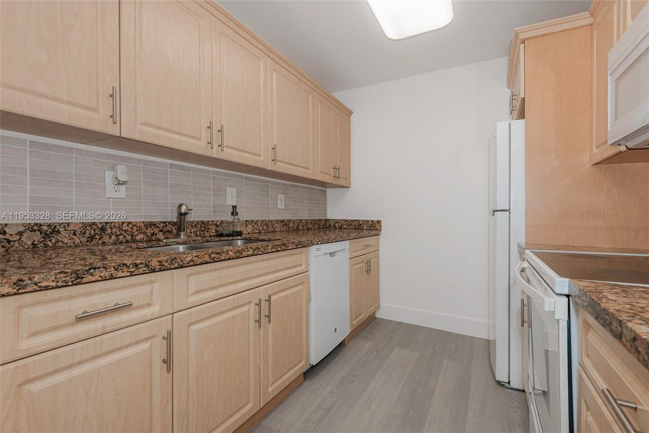 7121 Miami Lakes Dr, Unit Q3, Miami Lakes, FL 33014 Photo