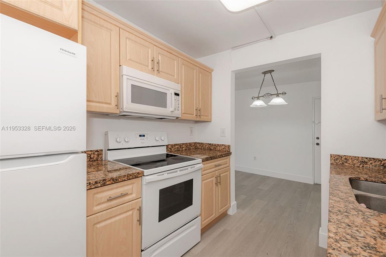 7121 Miami Lakes Dr, Unit Q3, Miami Lakes, FL 33014 Photo