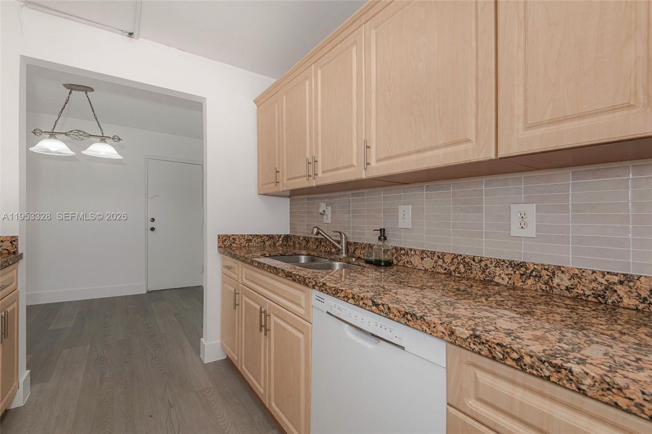 7121 Miami Lakes Dr, Unit Q3, Miami Lakes, FL 33014 Photo