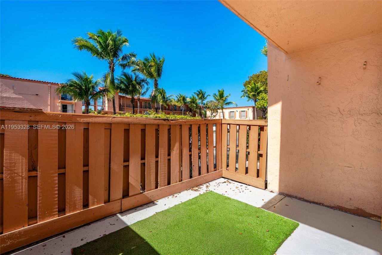 7121 Miami Lakes Dr, Unit Q3, Miami Lakes, FL 33014 Photo