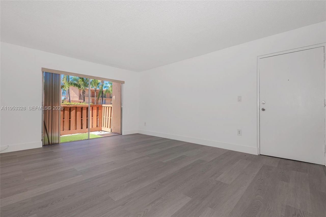 7121 Miami Lakes Dr, Unit Q3, Miami Lakes, FL 33014 Photo