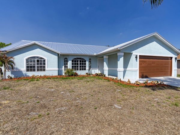 125 NE Jettie Terrace, Port St. Lucie, FL 34983