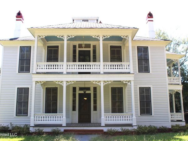 701 E Holly Street, Ellisville, MS 39437