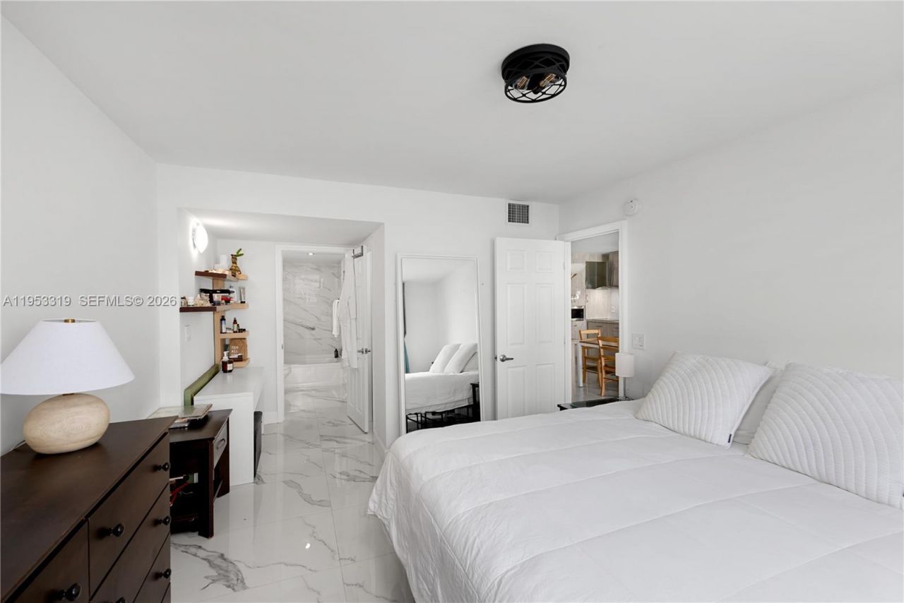 401 Ocean Dr , Unit 920, Miami Beach, FL 33139 Photo
