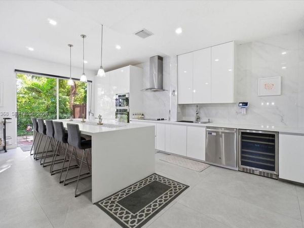 11372 NW 72nd Ter, Doral, FL 33178