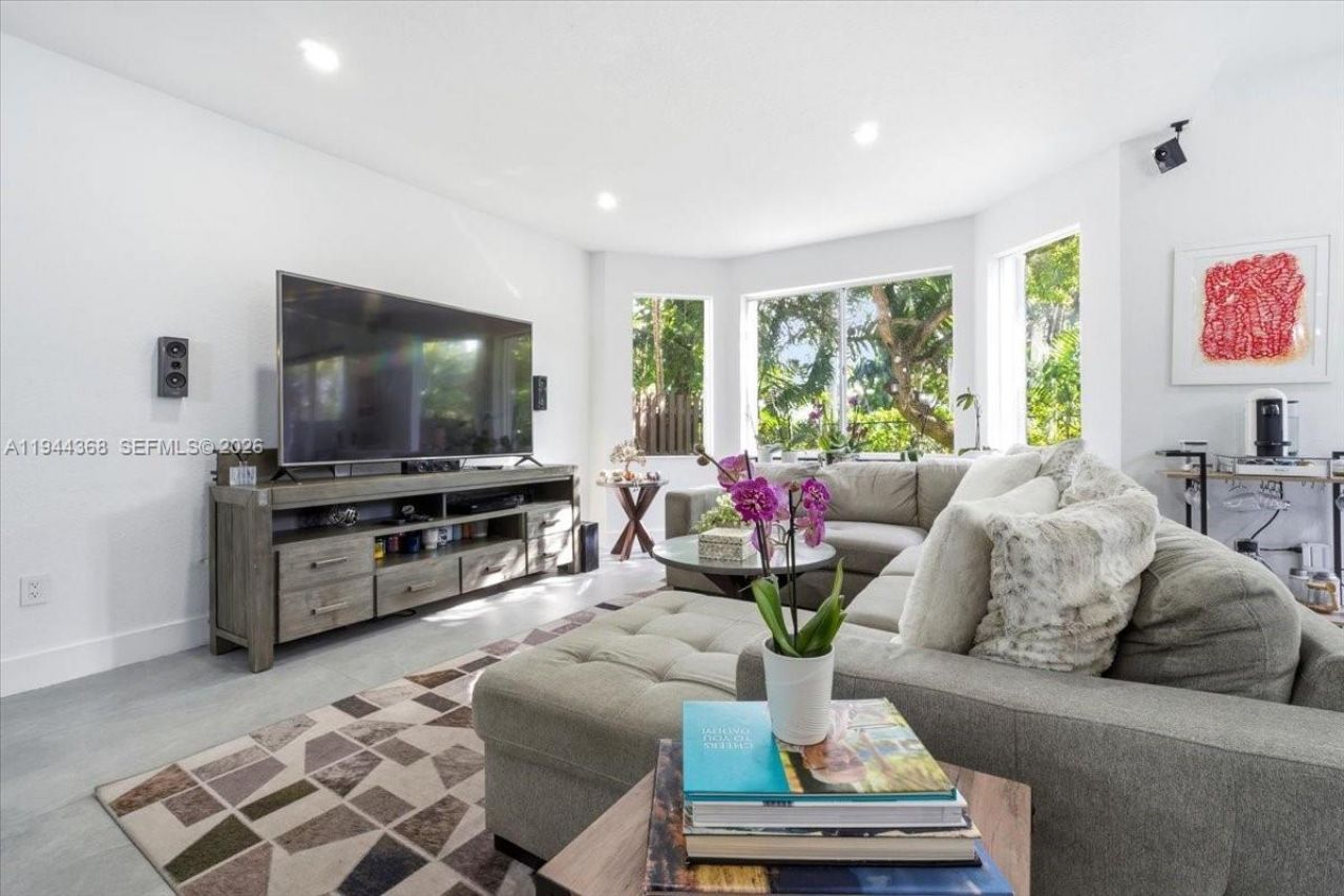 11372 NW 72nd Ter, Doral, FL 33178 Photo