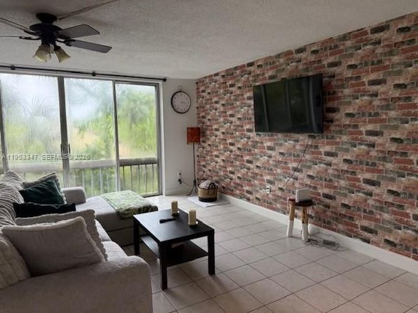 8401 W Sample Rd, Unit 14, Coral Springs, FL 33065