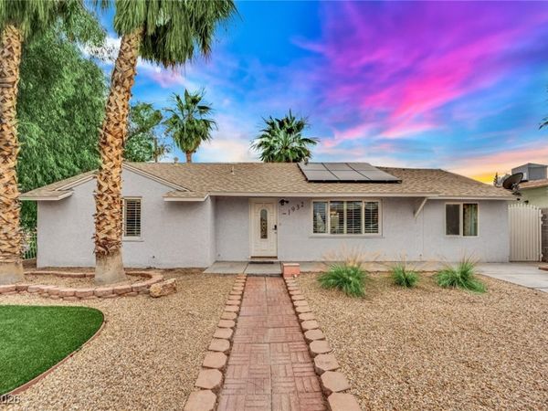 1932 Hassett Avenue, Las Vegas, NV 89104