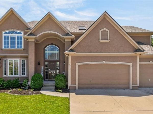 2413 SW Kenwill Drive, Lee's Summit, MO 64082