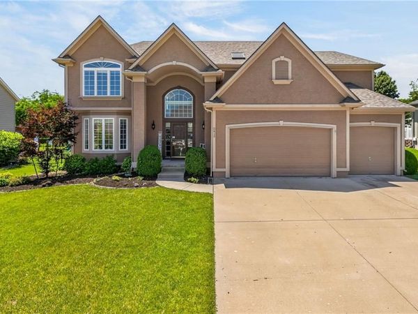 2413 SW Kenwill Drive, Lee's Summit, MO 64082