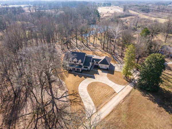 9713 POPLAR AVE, Germantown, TN 38139