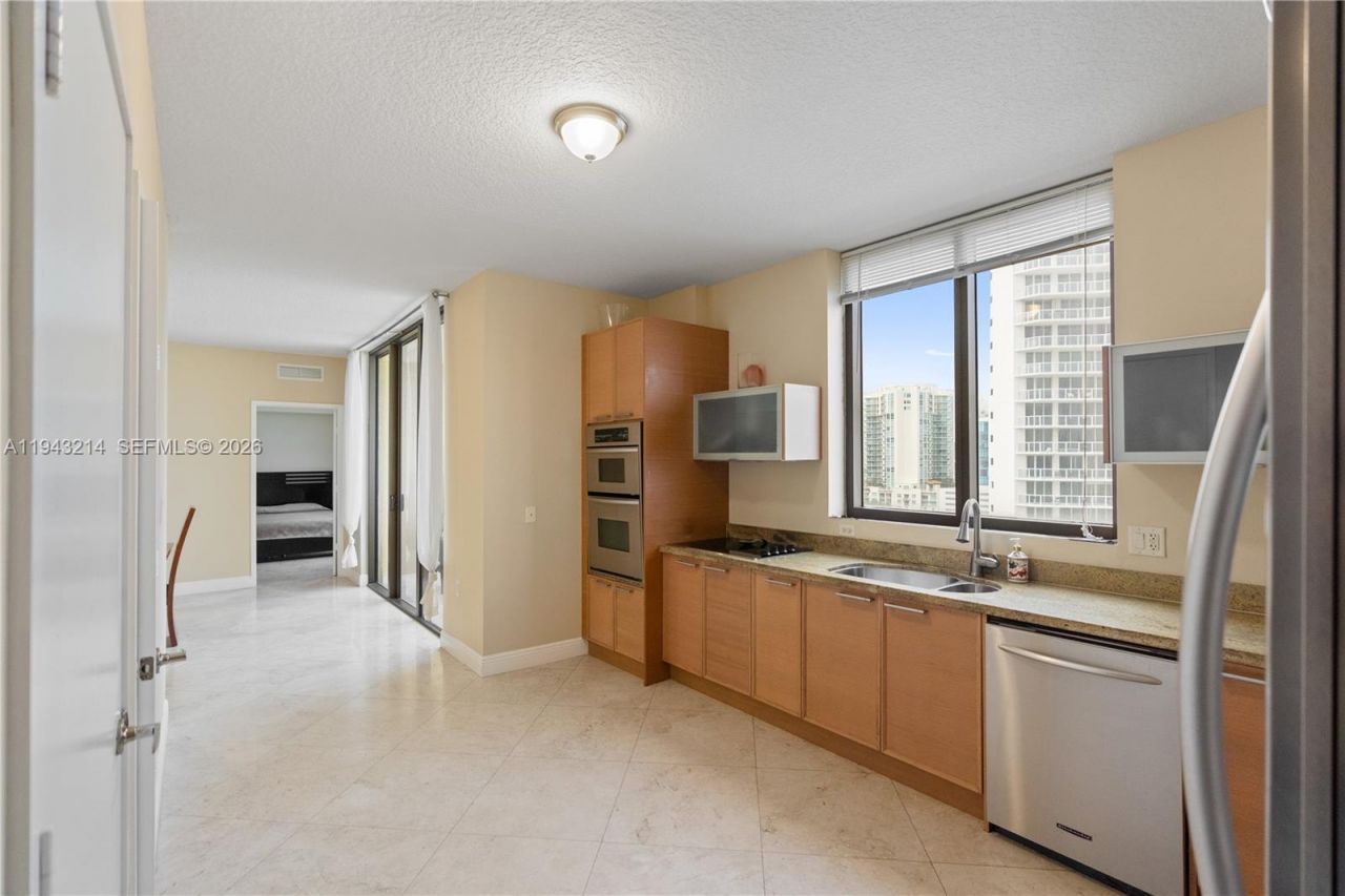 16275 Collins Ave, Unit 902, Sunny Isles Beach, FL 33160 Photo