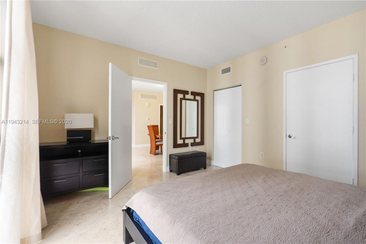 16275 Collins Ave, Unit 902, Sunny Isles Beach, FL 33160 Photo