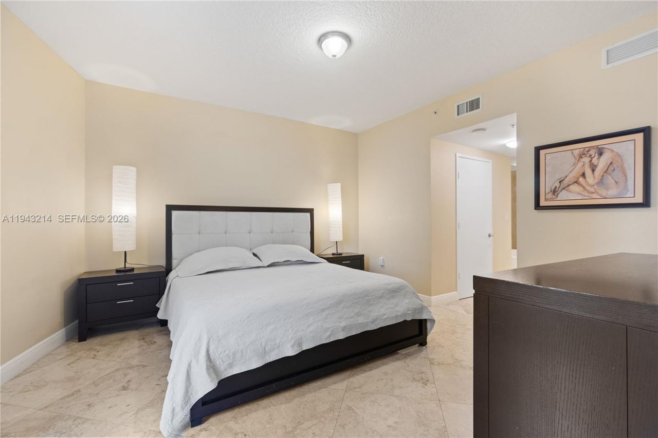 16275 Collins Ave, Unit 902, Sunny Isles Beach, FL 33160 Photo